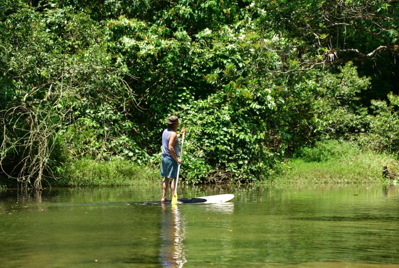 Chalé Privativo à beira do rio Jaguareguava na Mata Atlântica em Bertioga SP Villa Esterno foto