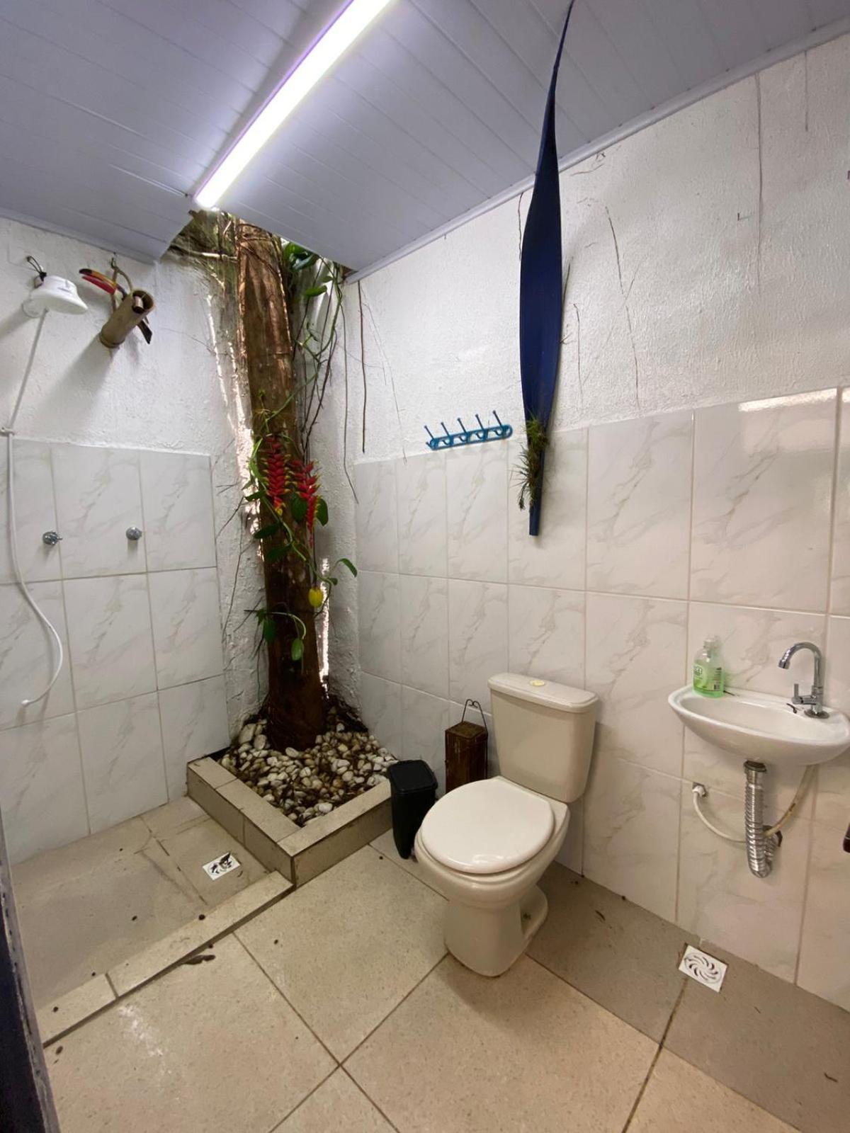 Chalé Privativo à beira do rio Jaguareguava na Mata Atlântica em Bertioga SP Villa Esterno foto